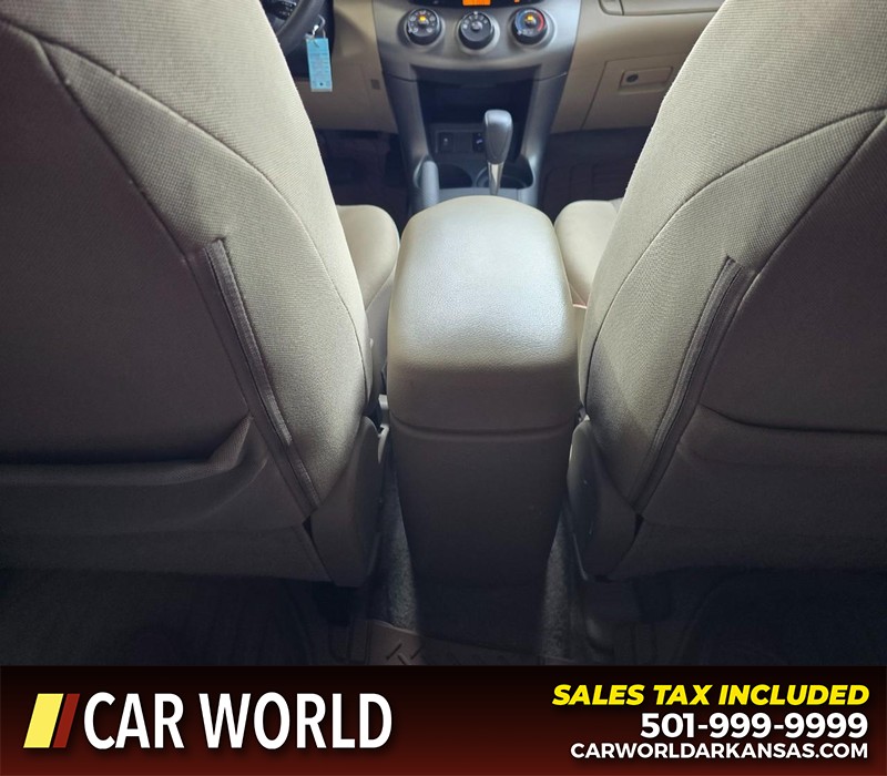 Toyota RAV4 Vehicle Full-screen Gallery Image 19