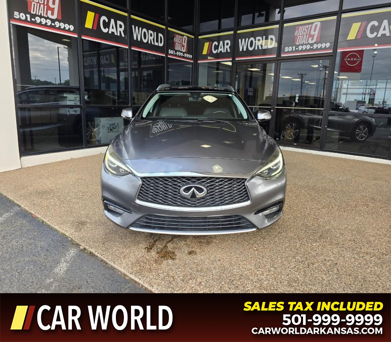 INFINITI QX30 Vehicle Full-screen Gallery Image 2