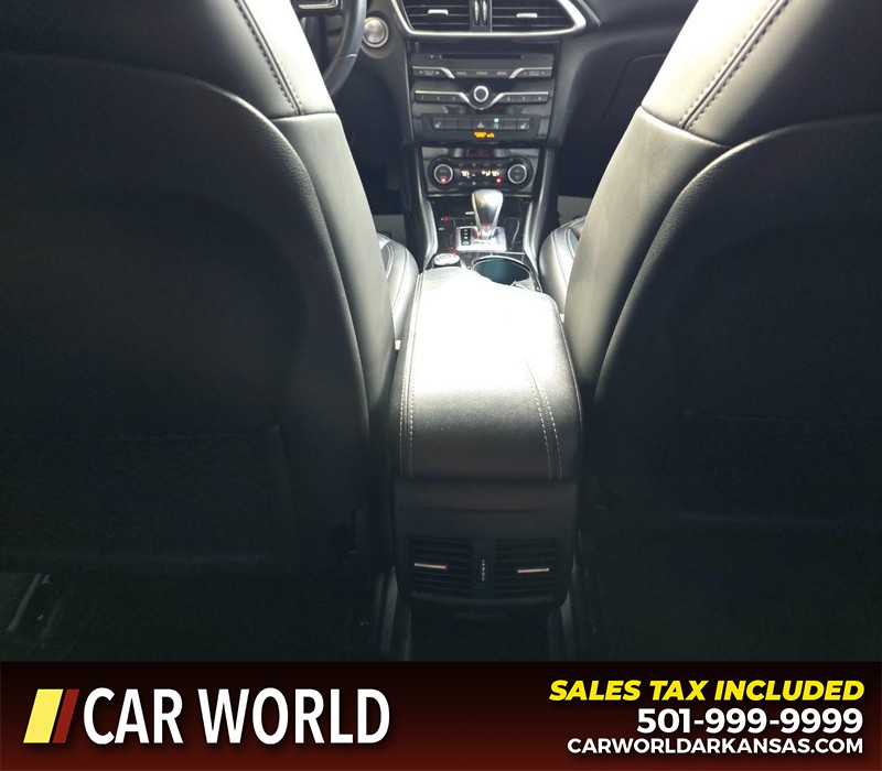 INFINITI QX30 Vehicle Full-screen Gallery Image 20