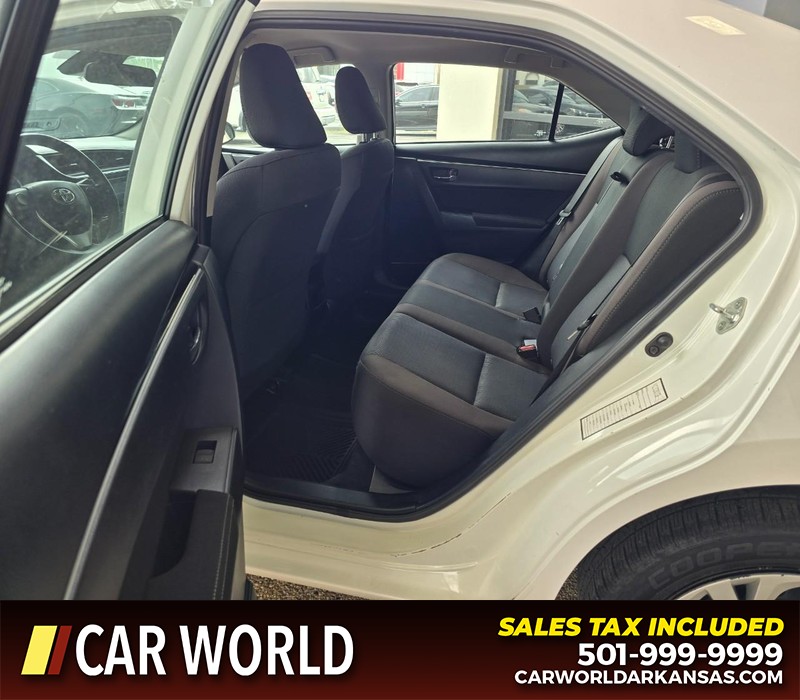 Toyota Corolla Vehicle Full-screen Gallery Image 10