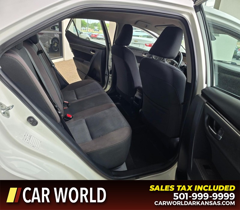 Toyota Corolla Vehicle Full-screen Gallery Image 12