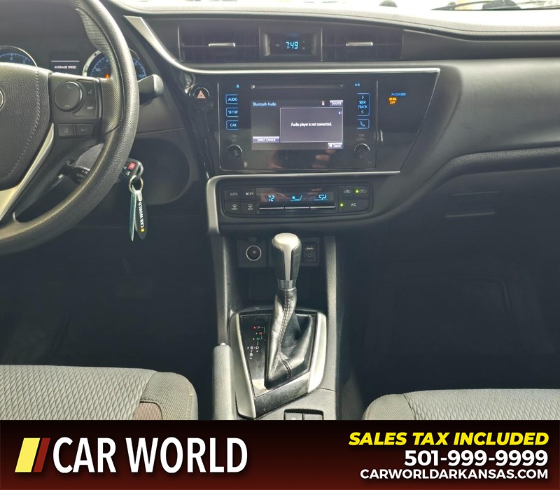 Toyota Corolla Vehicle Full-screen Gallery Image 18