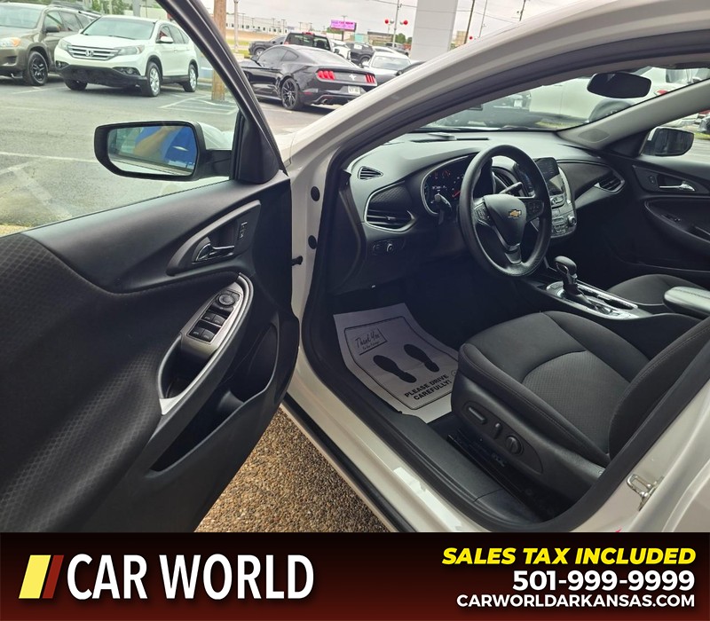 Chevrolet Malibu Vehicle Full-screen Gallery Image 7