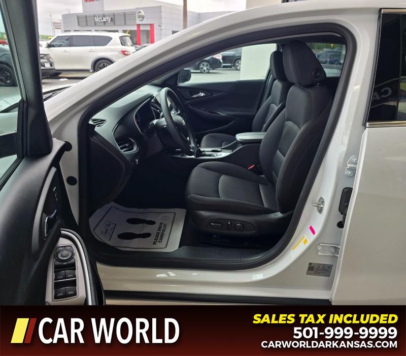 Chevrolet Malibu Vehicle Full-screen Gallery Image 8