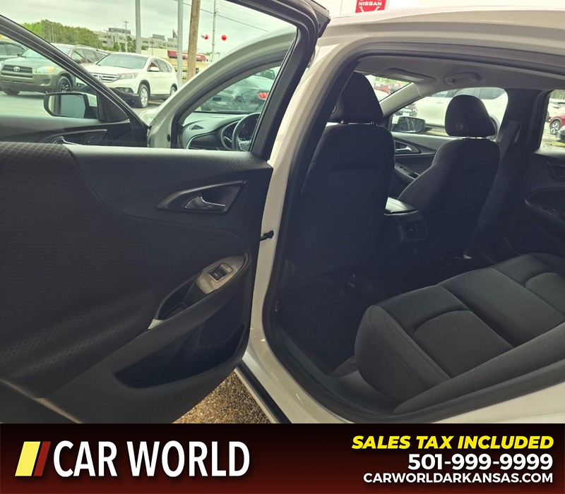 Chevrolet Malibu Vehicle Full-screen Gallery Image 9