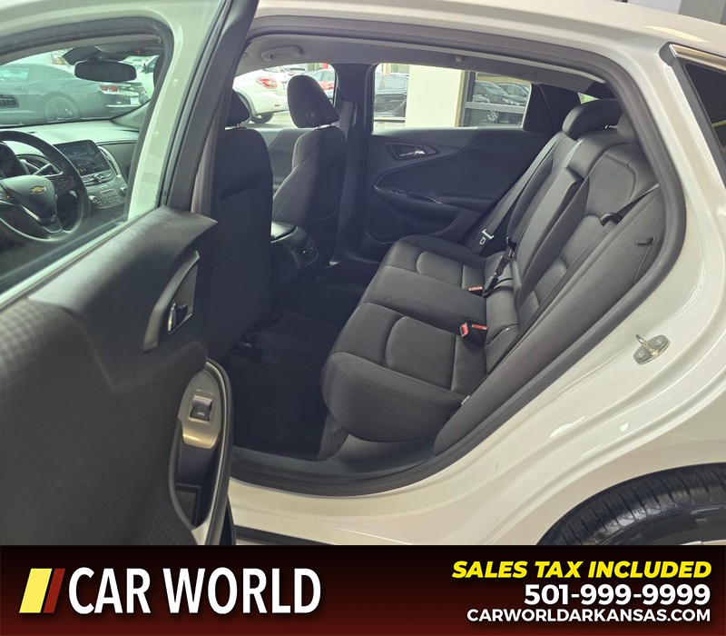 Chevrolet Malibu Vehicle Full-screen Gallery Image 10