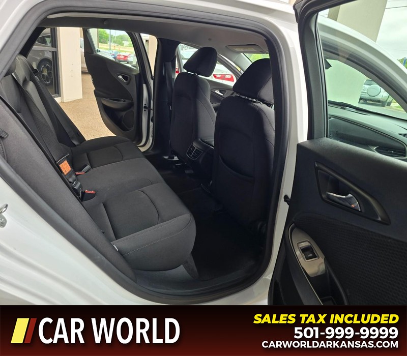 Chevrolet Malibu Vehicle Full-screen Gallery Image 12