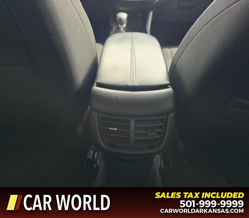 Chevrolet Malibu Vehicle Full-screen Gallery Image 19