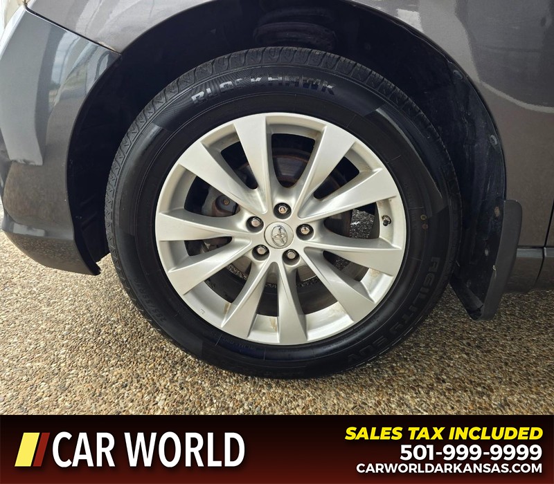 Toyota Venza Vehicle Full-screen Gallery Image 6