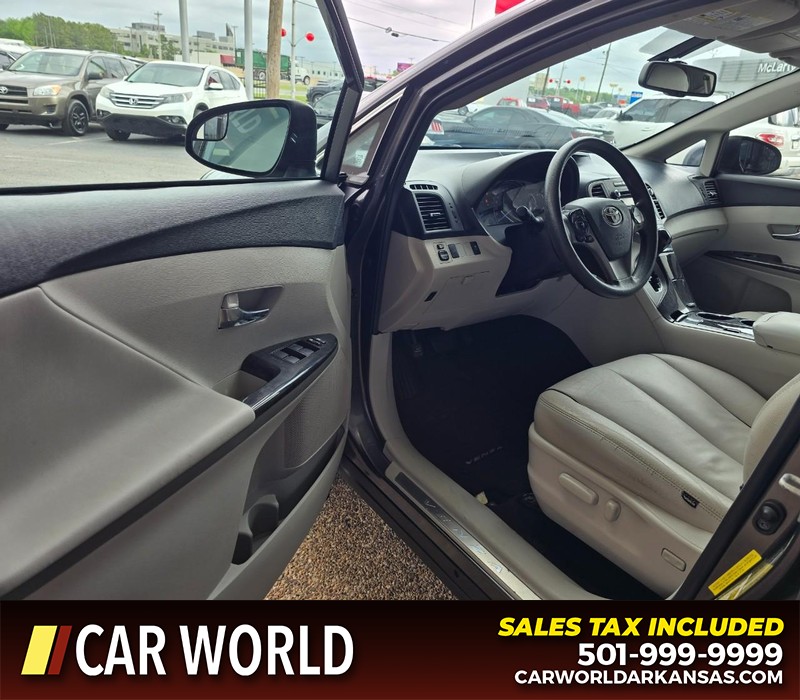 Toyota Venza Vehicle Full-screen Gallery Image 7