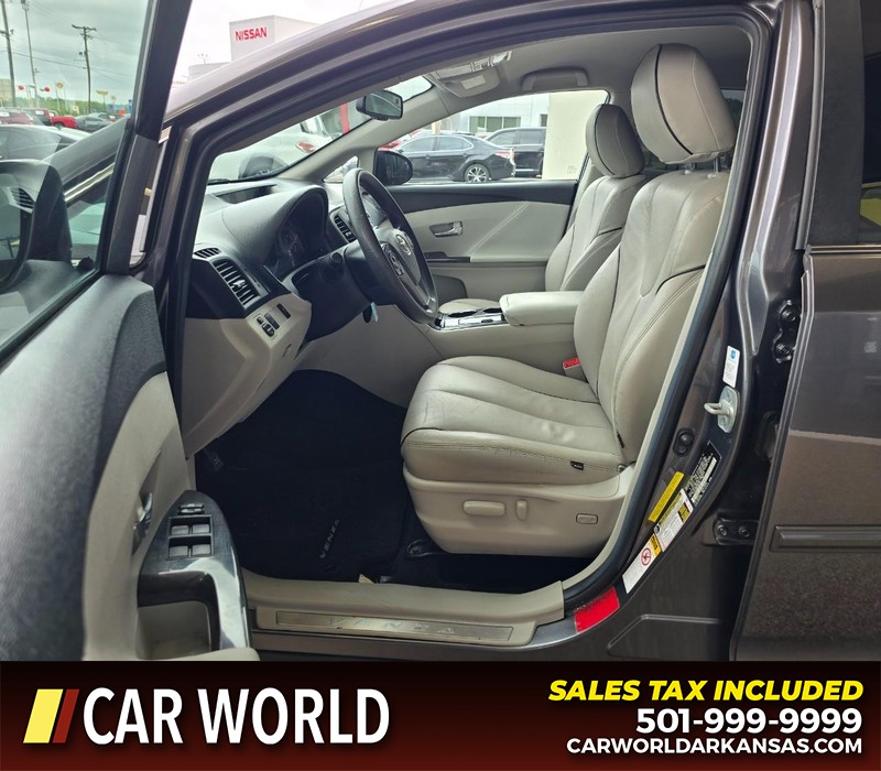 Toyota Venza Vehicle Full-screen Gallery Image 8