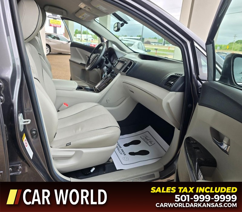 Toyota Venza Vehicle Full-screen Gallery Image 11