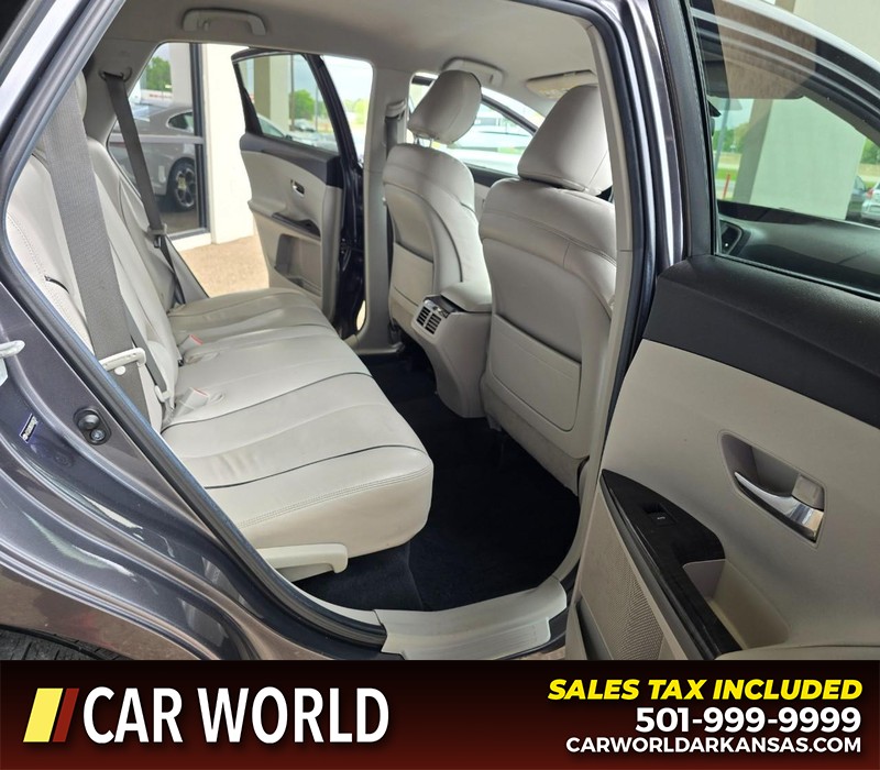 Toyota Venza Vehicle Full-screen Gallery Image 12
