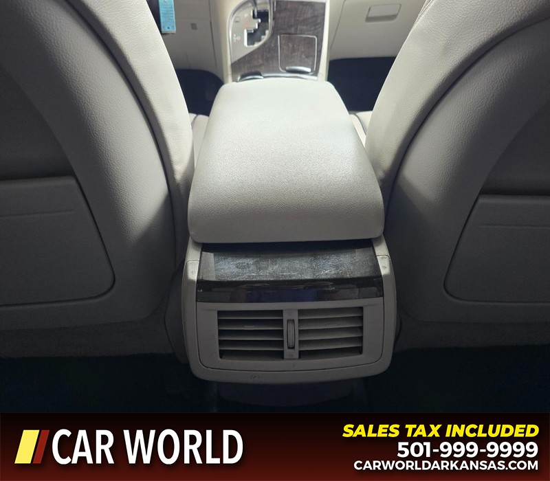 Toyota Venza Vehicle Full-screen Gallery Image 20