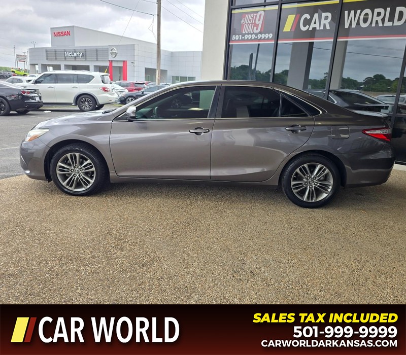 Toyota Camry Vehicle Full-screen Gallery Image 4