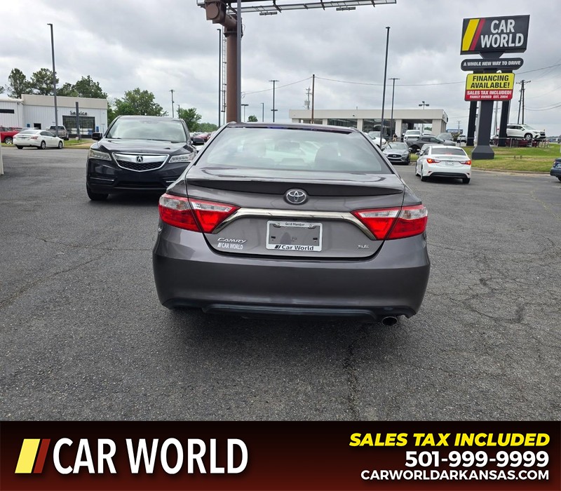 Toyota Camry Vehicle Full-screen Gallery Image 5