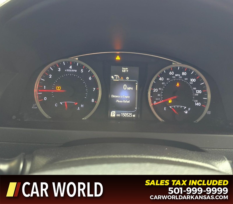 Toyota Camry Vehicle Full-screen Gallery Image 17