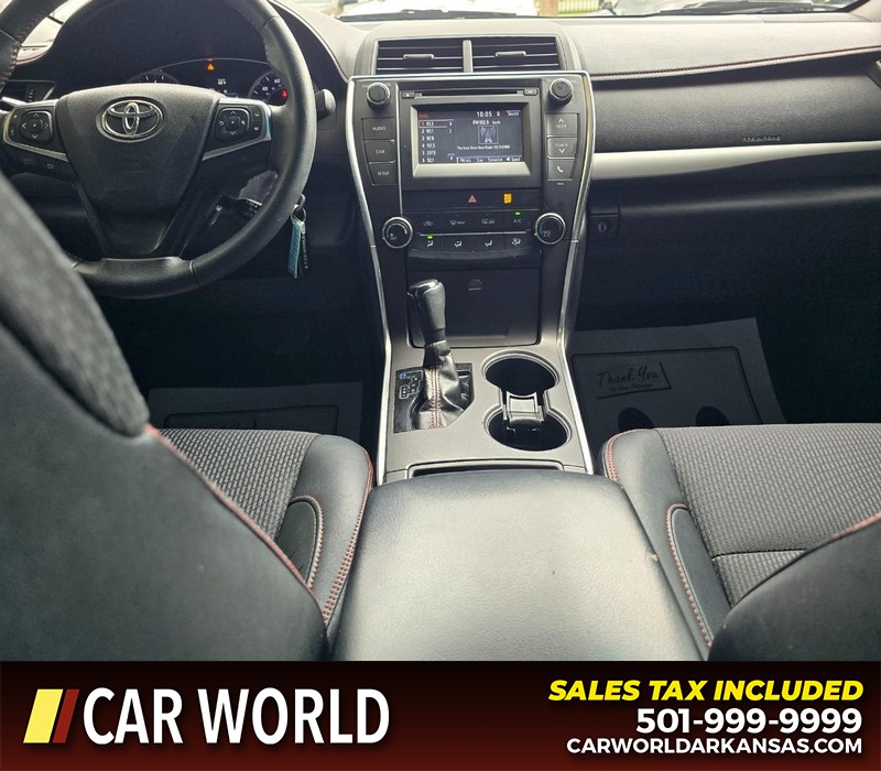 Toyota Camry Vehicle Full-screen Gallery Image 18