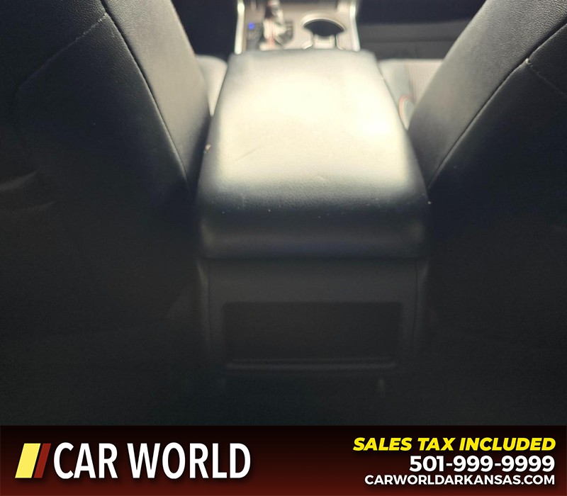 Toyota Camry Vehicle Full-screen Gallery Image 19