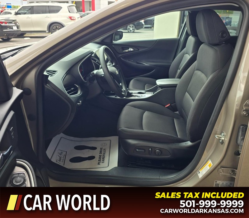 Chevrolet Malibu Vehicle Full-screen Gallery Image 8