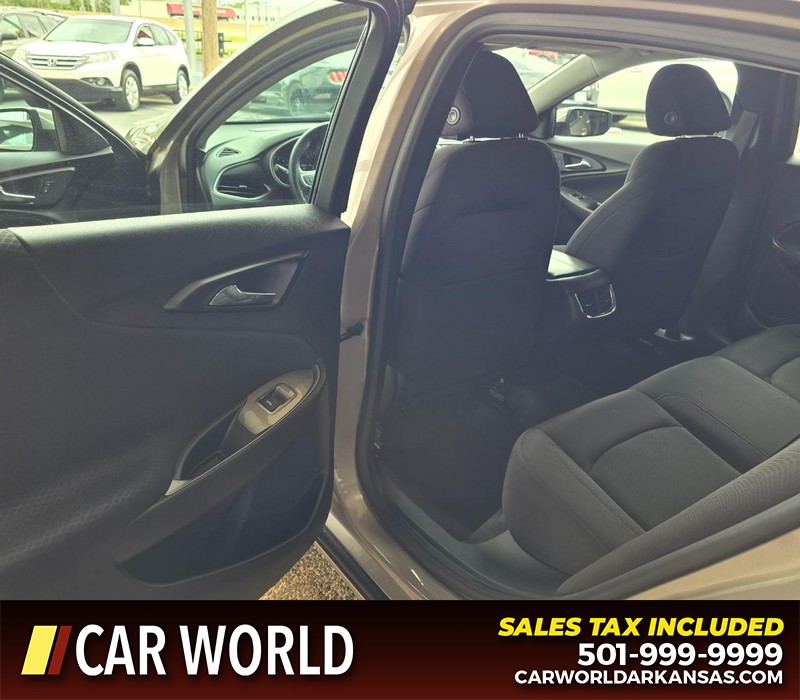 Chevrolet Malibu Vehicle Full-screen Gallery Image 9