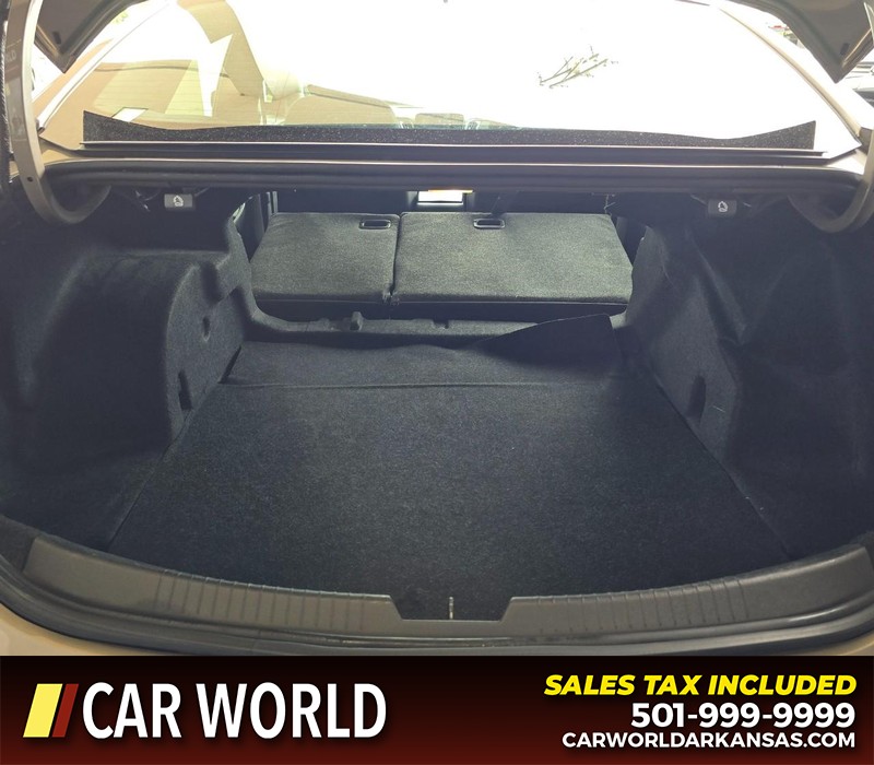 Chevrolet Malibu Vehicle Full-screen Gallery Image 14