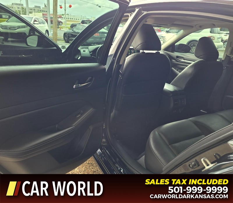 Nissan Altima Vehicle Full-screen Gallery Image 9