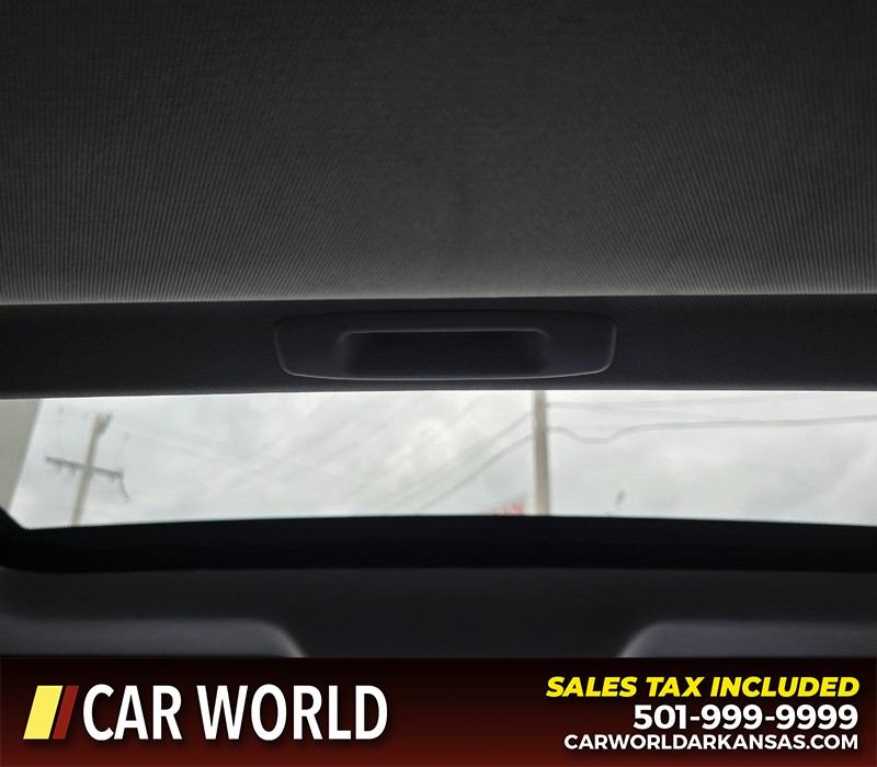 Nissan Altima Vehicle Full-screen Gallery Image 19