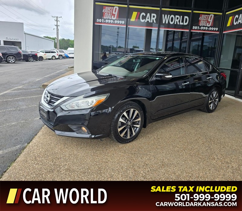 Nissan Altima Vehicle Full-screen Gallery Image 3