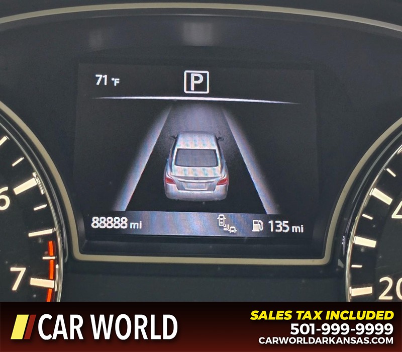 Nissan Altima Vehicle Full-screen Gallery Image 16