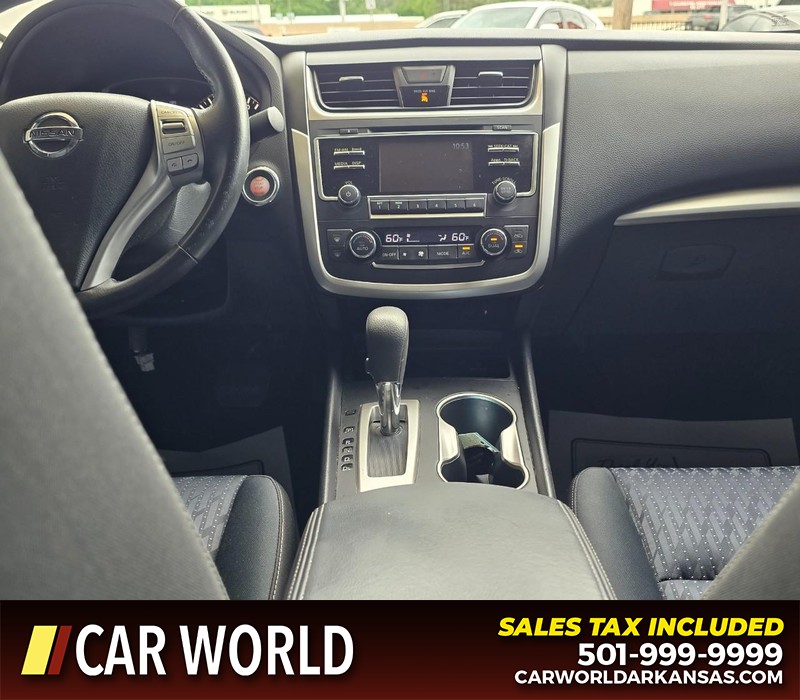 Nissan Altima Vehicle Full-screen Gallery Image 18