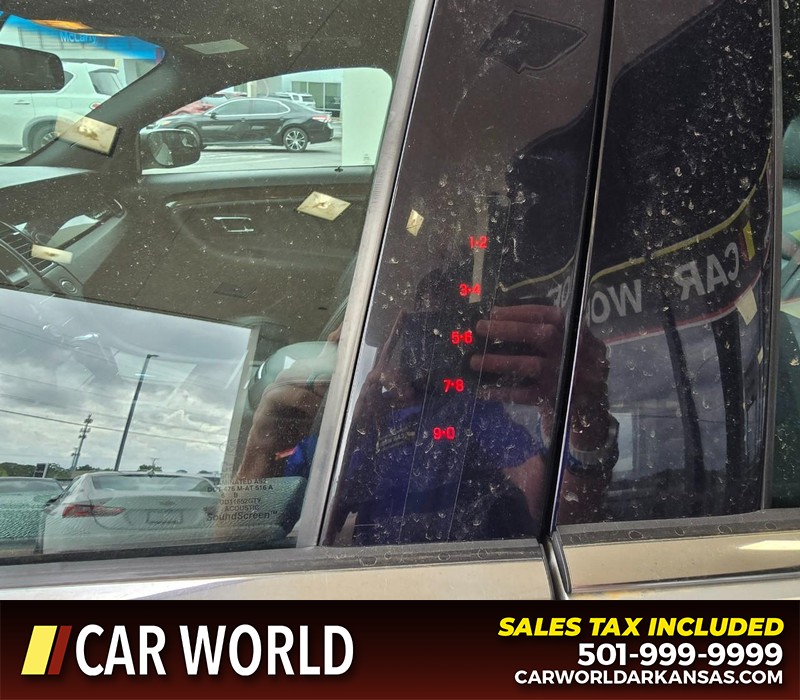 Ford Taurus Vehicle Full-screen Gallery Image 5