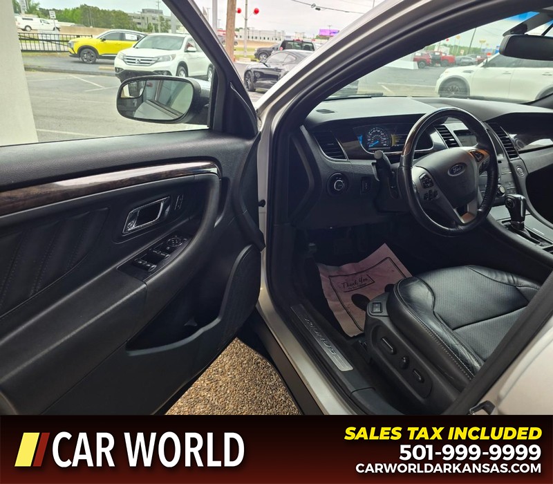 Ford Taurus Vehicle Full-screen Gallery Image 8