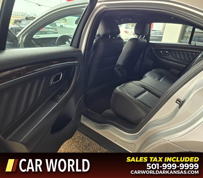 Ford Taurus Vehicle Full-screen Gallery Image 10