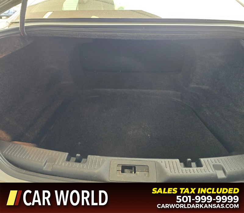 Ford Taurus Vehicle Full-screen Gallery Image 14