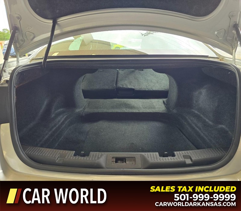 Ford Taurus Vehicle Full-screen Gallery Image 15