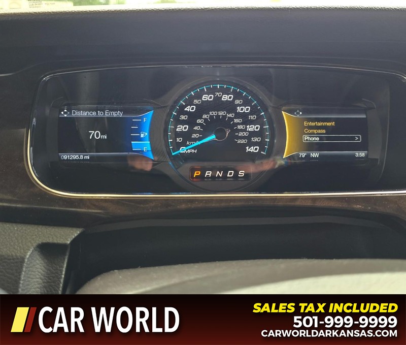 Ford Taurus Vehicle Full-screen Gallery Image 18