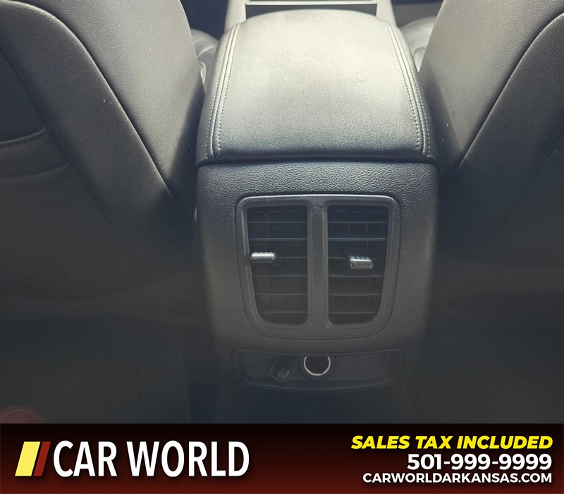 Ford Taurus Vehicle Full-screen Gallery Image 20