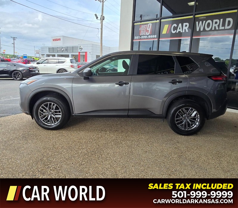 Nissan Rogue Vehicle Full-screen Gallery Image 4