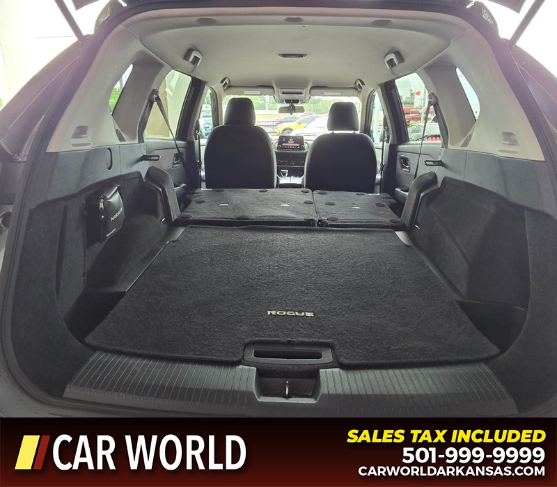 Nissan Rogue Vehicle Full-screen Gallery Image 14