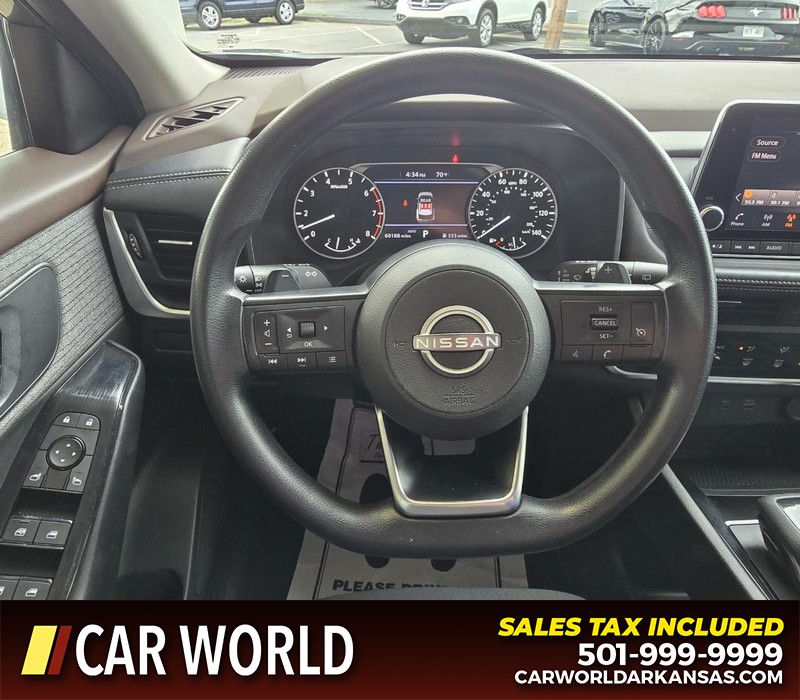 Nissan Rogue Vehicle Full-screen Gallery Image 15