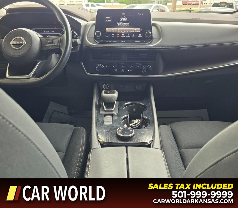 Nissan Rogue Vehicle Full-screen Gallery Image 18