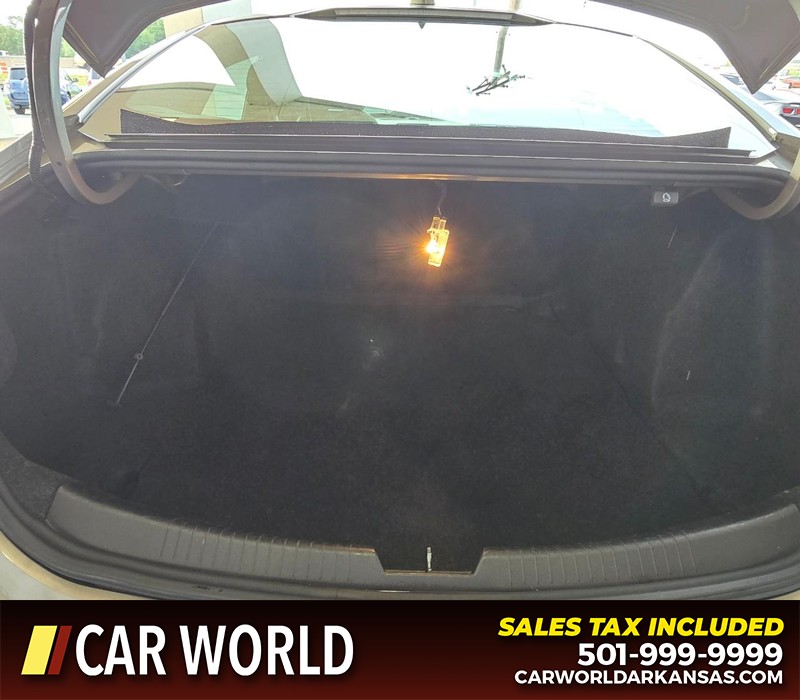 Chevrolet Malibu Vehicle Full-screen Gallery Image 13