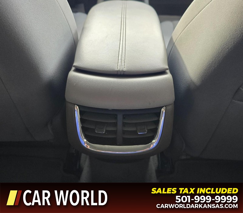 Chevrolet Malibu Vehicle Full-screen Gallery Image 20