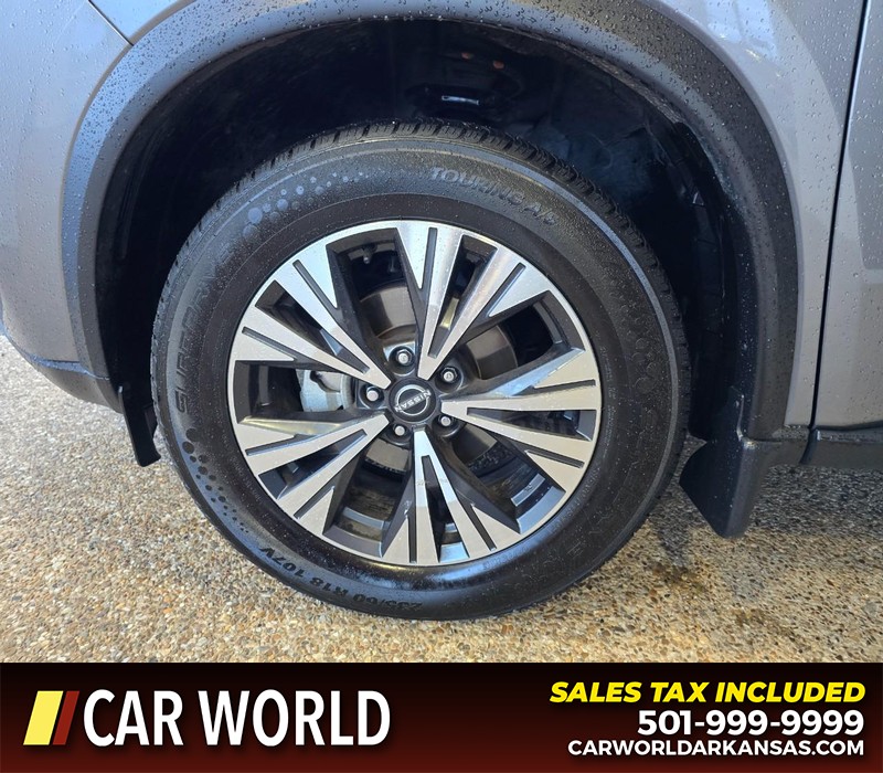 Nissan Rogue Vehicle Full-screen Gallery Image 6