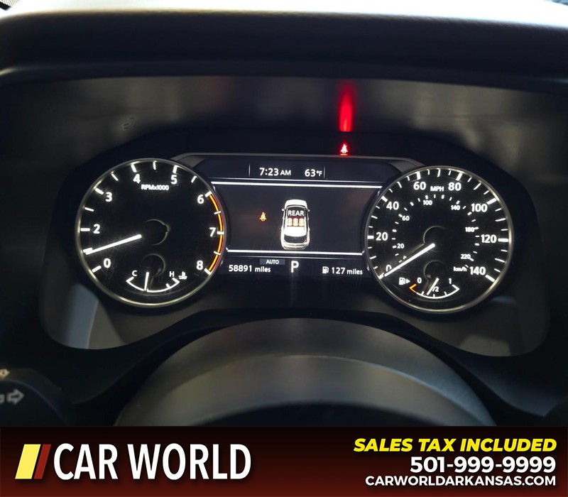 Nissan Rogue Vehicle Full-screen Gallery Image 17