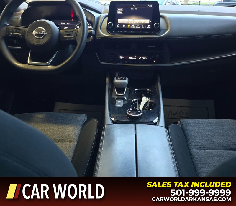 Nissan Rogue Vehicle Full-screen Gallery Image 18