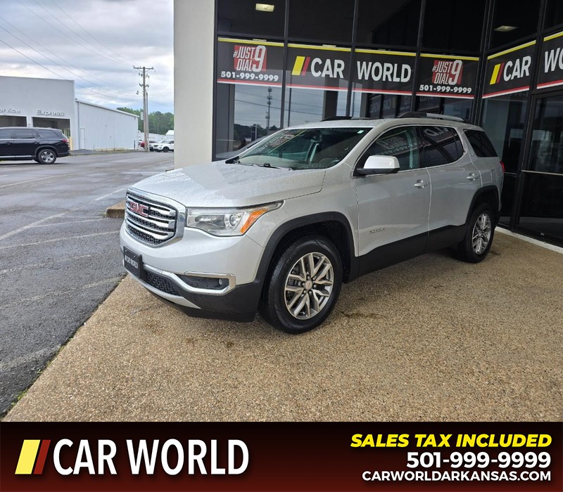 GMC Acadia Vehicle Full-screen Gallery Image 3