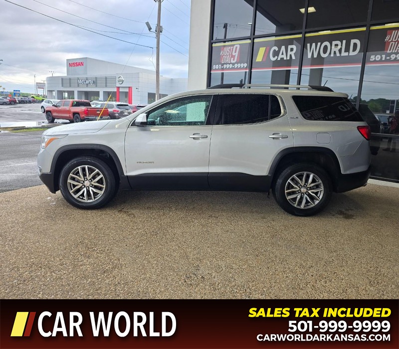 GMC Acadia Vehicle Full-screen Gallery Image 4