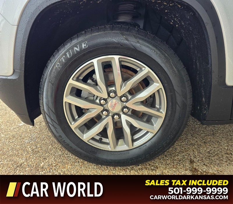 GMC Acadia Vehicle Full-screen Gallery Image 6